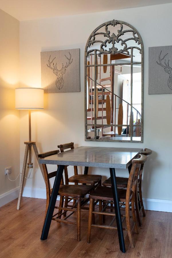 Kylemore House Boutique Apartments - Connemara Suite ภายนอก รูปภาพ