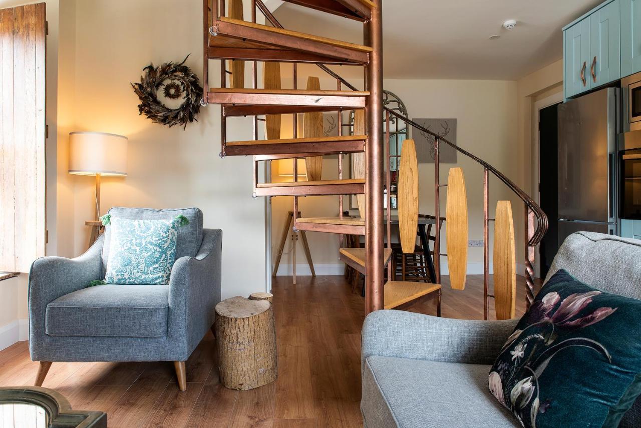 Kylemore House Boutique Apartments - Connemara Suite ภายนอก รูปภาพ