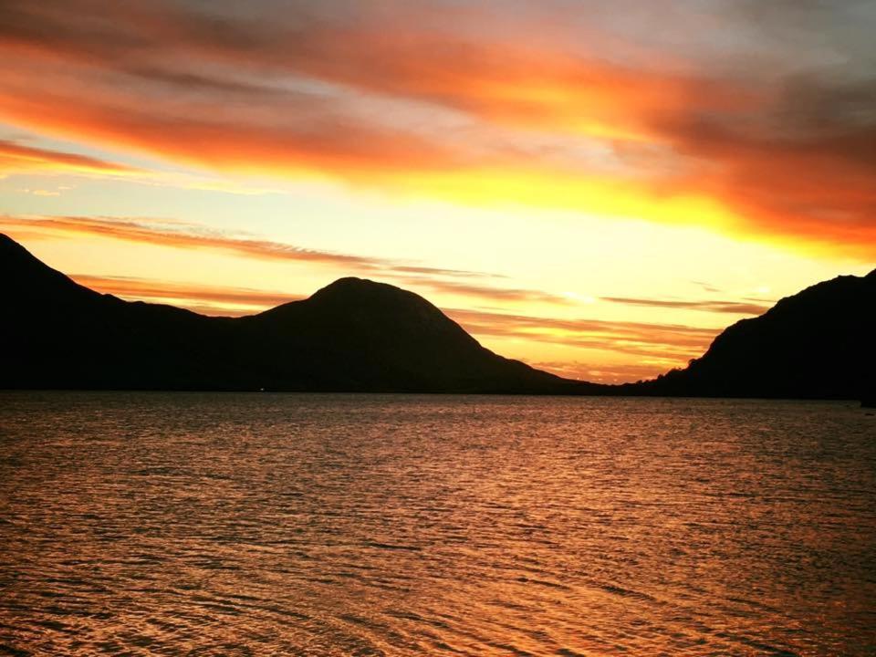 Kylemore House Boutique Apartments - Connemara Suite ภายนอก รูปภาพ