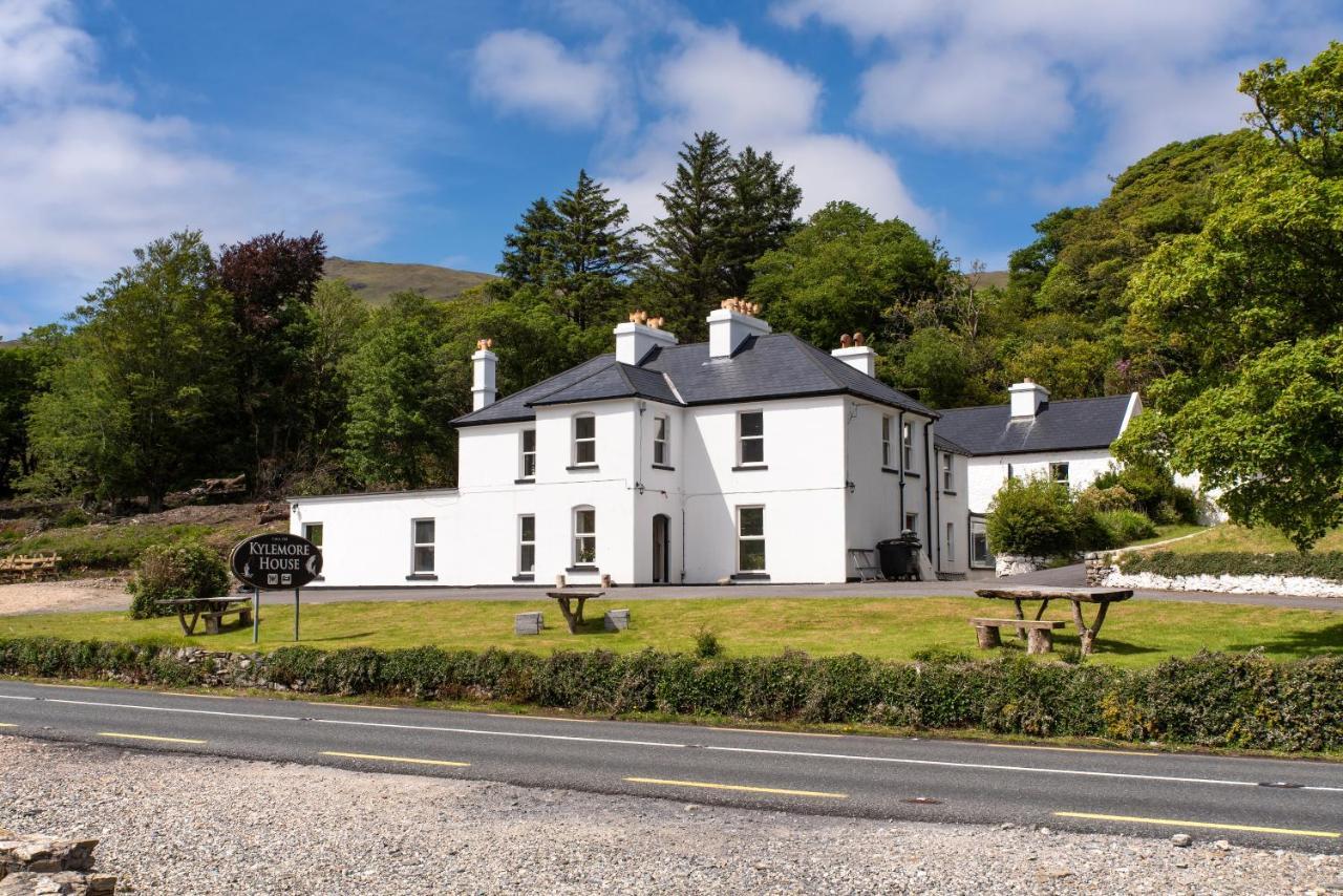 Kylemore House Boutique Apartments - Connemara Suite ภายนอก รูปภาพ